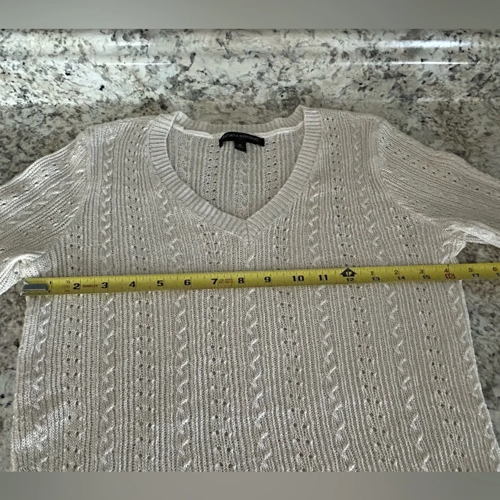 Banana Republic V-neck Cable knit Ivory Cream Sweater w Metallic Accents Size S